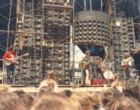 the-wall-of-sound-2[1].jpg