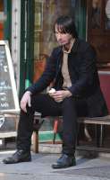 rs634x1024-140724114217-634.keanu-reeves-sad-cupcake.ls.724[...].jpg
