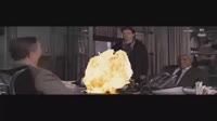 чувак смеётся в пиджаке.webm