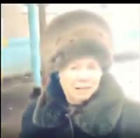 Леночка хватит тебе нюхать.mp4