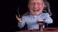 Гоблин в кресле дхрасер очень смешно смеется.mp4