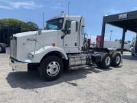 Day-Cab-Semi-Trucks-Kenworth-T800-14763870.jpg