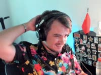 Мэд чешет затылок.mp4