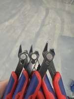 my-colleagues-pliers-breaks-always-on-same-spot-v0-hsncwd3uu6ac1.webp