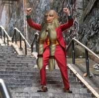 1ffea34c-5130-42c3-a81e-229559798ae3-arthur-fleck-joker-stairs.png