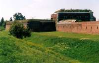 1280px-Oldlubelskagate.jpg
